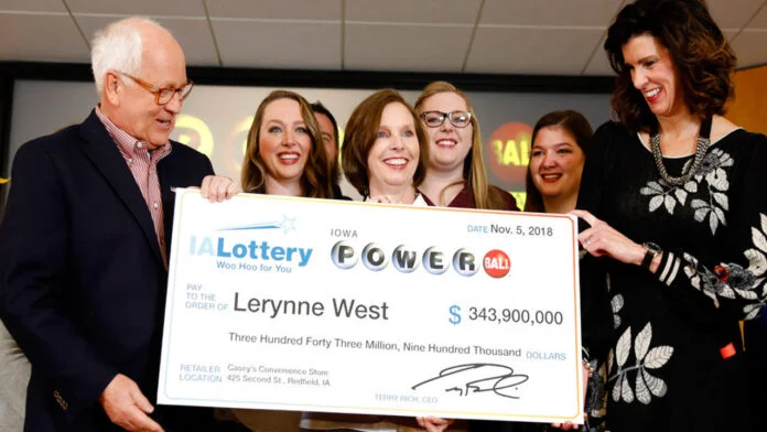 The woman who won a $343.9 million lottery donated a large sum to a veterans foundation.